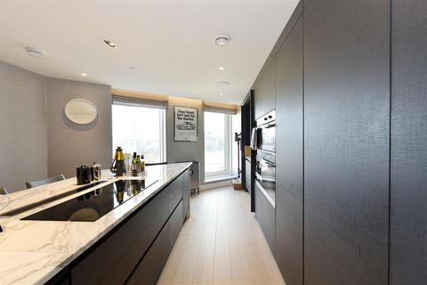 3 bedroom flat for sale, Chelsea Creek Tower, Park Street, London SW6
