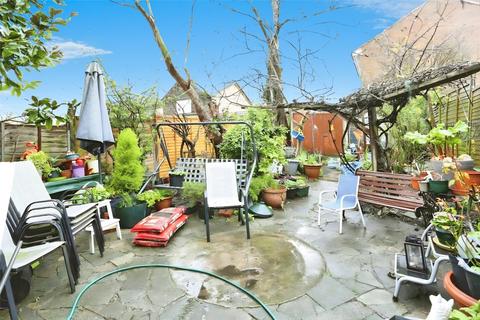 3 bedroom terraced house for sale, Brownhill Road, London