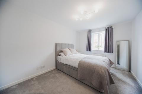 10 Haynes Close, London, N11 1HH