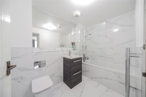 10 Haynes Close, London, N11 1HH