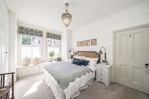 2 bedroom maisonette for sale, Davis Road, London W3