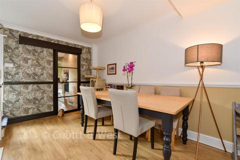 2 bedroom semi-detached house for sale, Littlehaven Lane, Horsham RH12