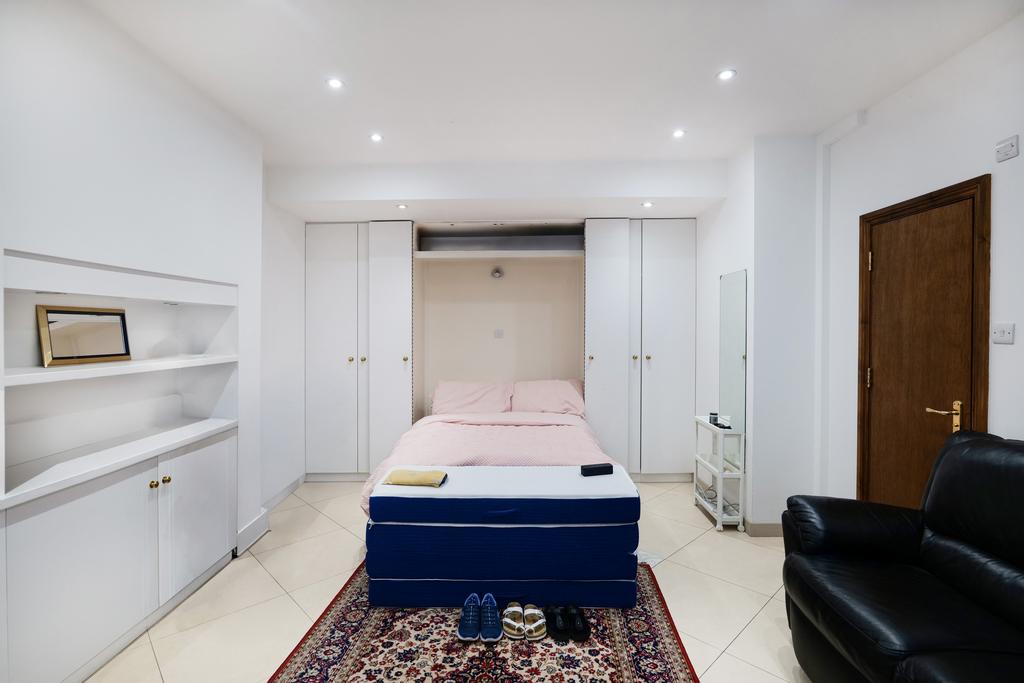 Studio flat to rent