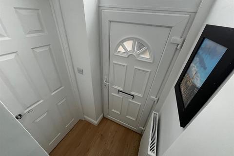 1 bedroom terraced house for sale, Chapel Terrace, Huddersfield HD4