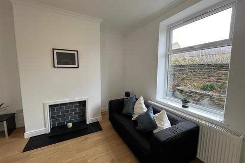 1 bedroom terraced house for sale, Chapel Terrace, Huddersfield HD4