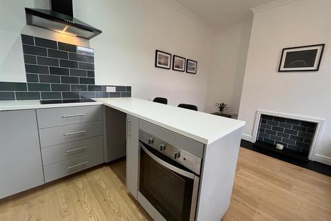 1 bedroom terraced house for sale, Chapel Terrace, Huddersfield HD4