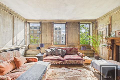 undefined, Mile End Road, London E1