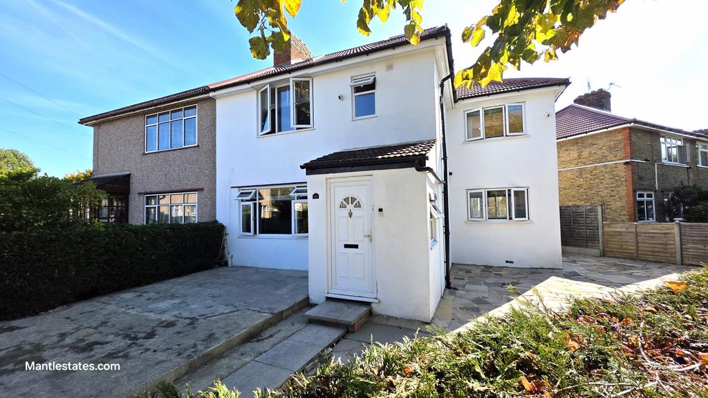 4 Bed semi-detached house to rent on Sweet Briar
