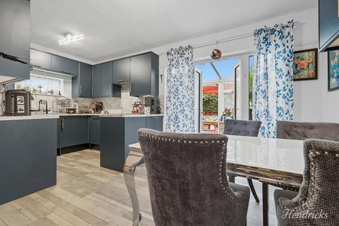 undefined, Bournemouth Park Road, Southend-on-sea, SS2 5
