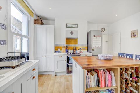 2 bedroom maisonette for sale, Telford Avenue, London SW2