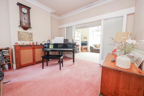 5 bedroom semi-detached house for sale, Hykeham Road, Lincoln