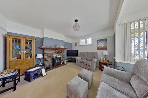 3 bedroom chalet for sale, Oakdale Road, Herne Bay, CT6 6AJ
