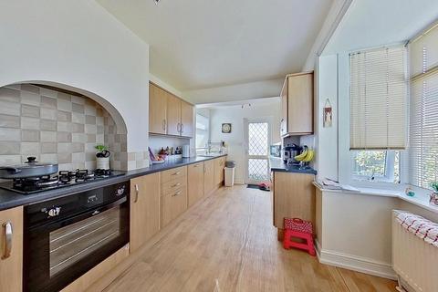 3 bedroom chalet for sale, Oakdale Road, Herne Bay, CT6 6AJ