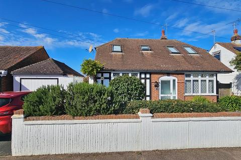 3 bedroom chalet for sale, Oakdale Road, Herne Bay, CT6 6AJ