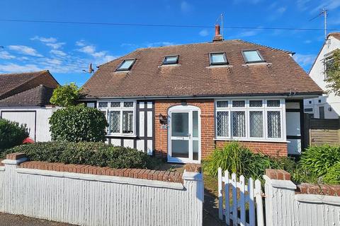3 bedroom chalet for sale, Oakdale Road, Herne Bay, CT6 6AJ