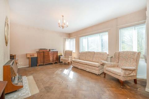 2 bedroom bungalow for sale, Bellmount Wood Avenue, Hertfordshire WD17