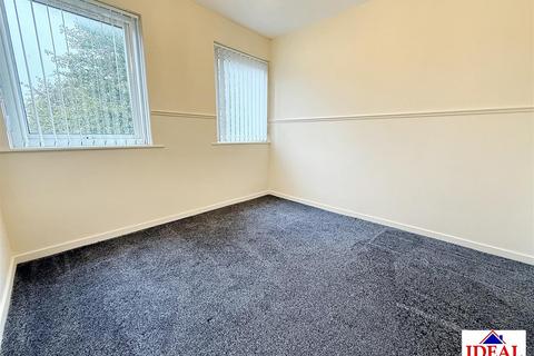 2 bedroom flat for sale, Ashburton Close, Adwick-Le-Street, Doncaster