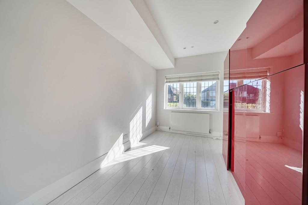 1358198-11-68d121...