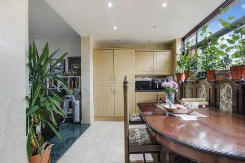 3 bedroom terraced house for sale, North Circular Road, London