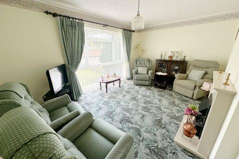 2 bedroom bungalow for sale, Park Close, Bedford MK44