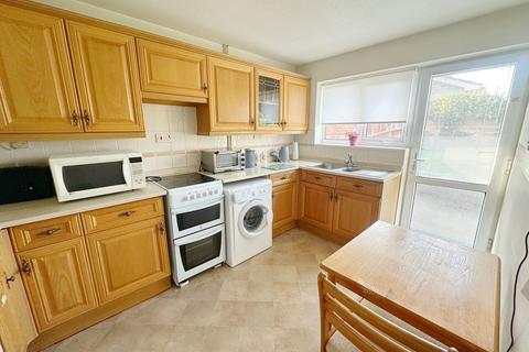 2 bedroom bungalow for sale, Park Close, Bedford MK44