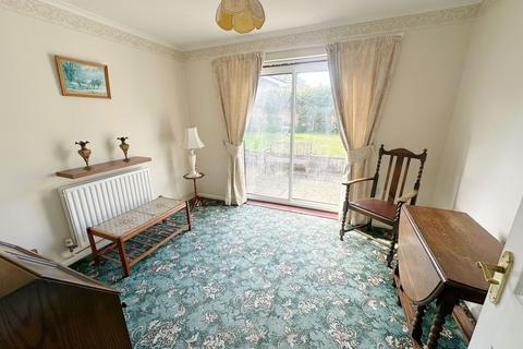 2 bedroom bungalow for sale, Park Close, Bedford MK44