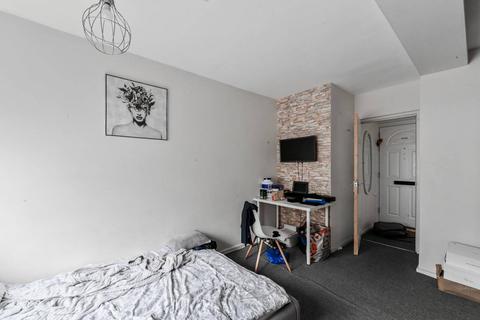 1 bedroom flat for sale, Crosbie House, Prospect Hill, Walthamstow, London, E17
