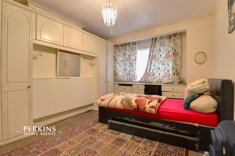 undefined, Greenford, UB6