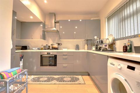 undefined, Greenford, UB6