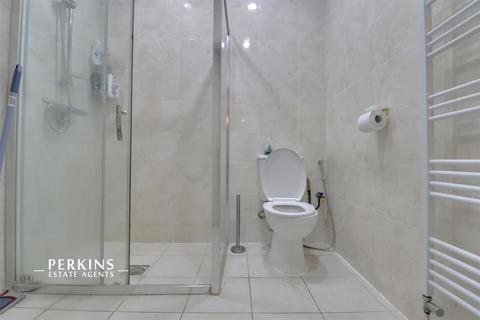 undefined, Greenford, UB6