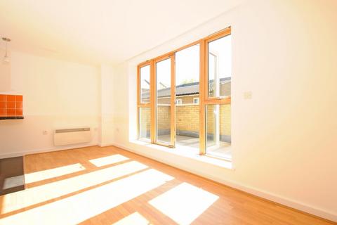 1 bedroom flat to rent, Hendre Road, Old Kent Road, London, SE1