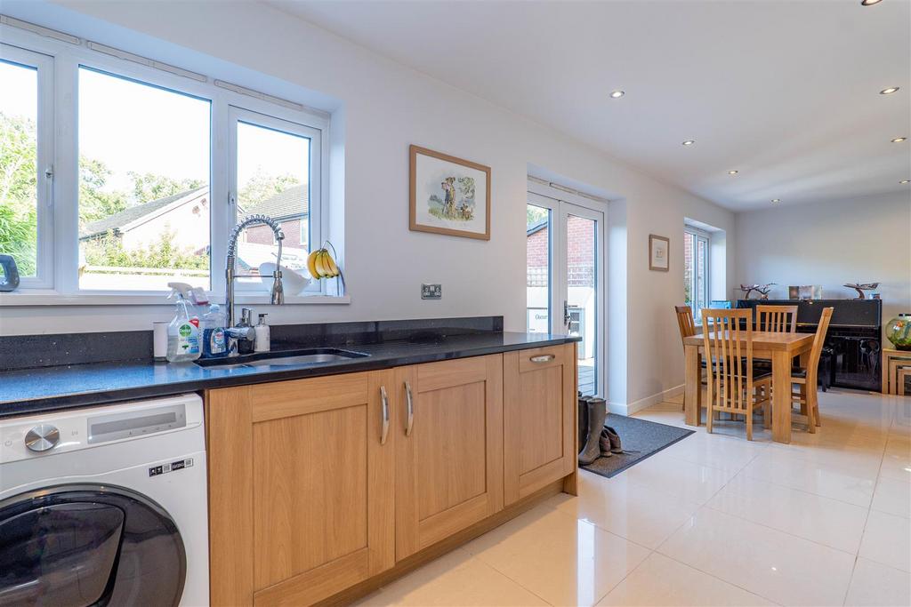 Kitchen/Diner/Snug