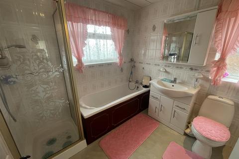 3 bedroom semi-detached house for sale, Strangford Avenue, Chester Le Street