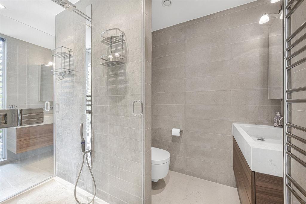Principal Bathroom
