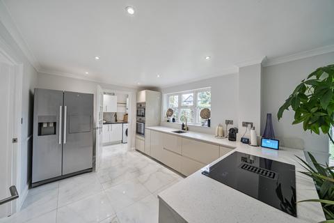 4 bedroom detached house for sale, Crosier Close, Blackheath