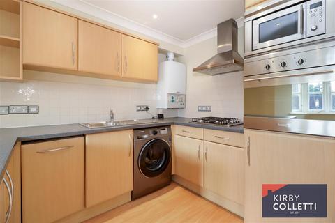 2 bedroom flat for sale, Brocket Court, Hoddesdon, Hertfordshire