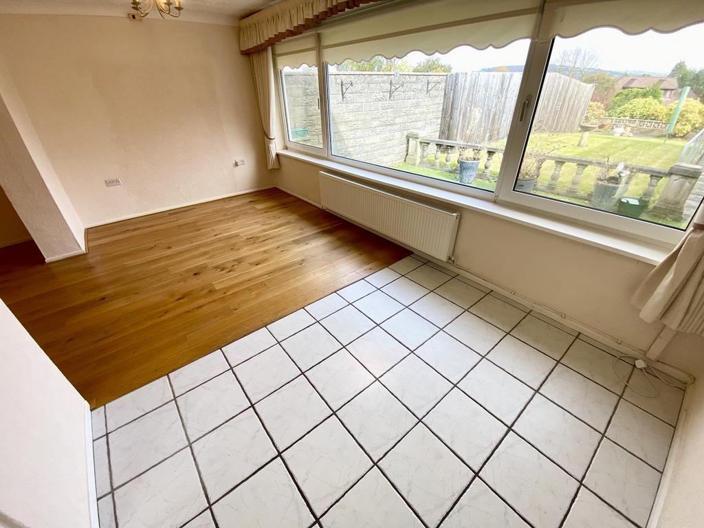 Sitting Room/Dining Room