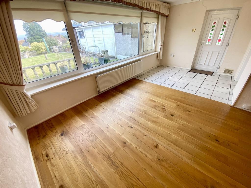 Sitting Room/Dining Room