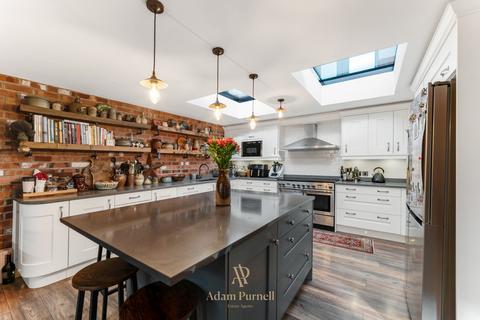 4 bedroom detached house for sale, Spinney Road, Burbage, LE10