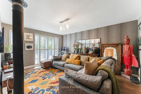 4 bedroom detached house for sale, Spinney Road, Burbage, LE10