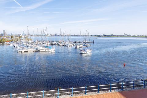 1 bedroom flat for sale, 48 Kingston House, John Batchelor Way, Penarth Marina, Penarth. CF64 1SD