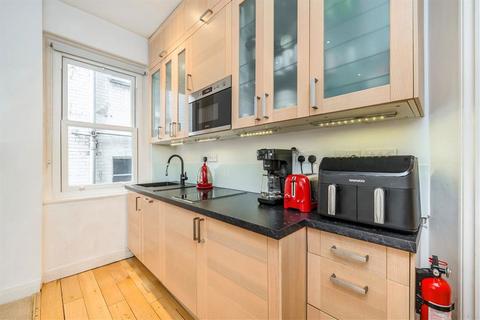 1 bedroom flat to rent, Hanson Street, London W1W