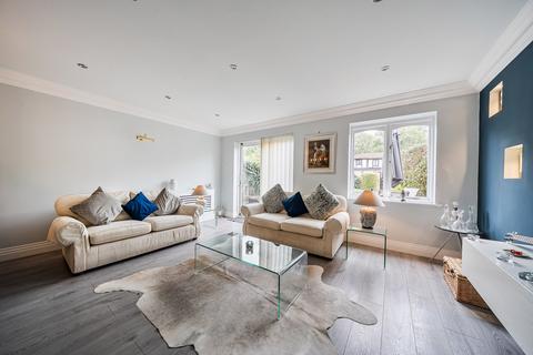undefined, Overbury Avenue, Beckenham BR3