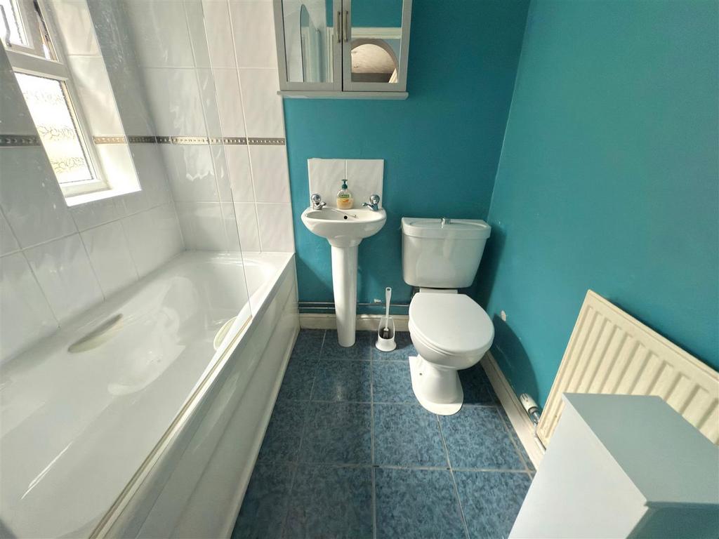 BATHROOM GROUND FLOOR.jpg