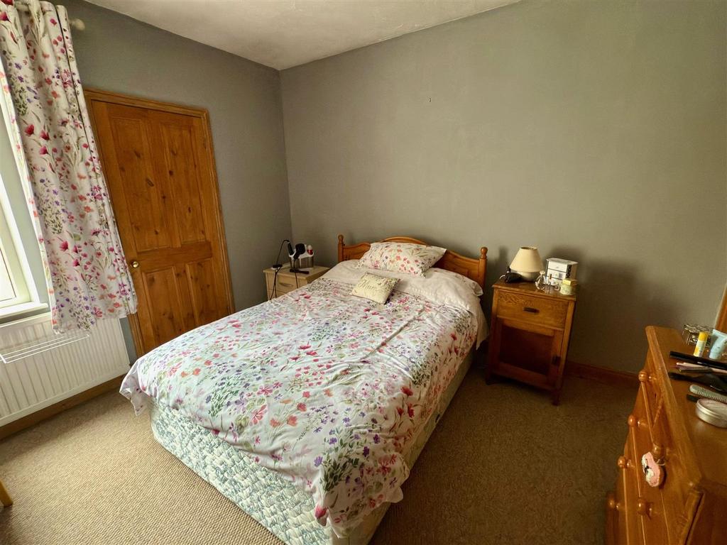 BED 1.jpg