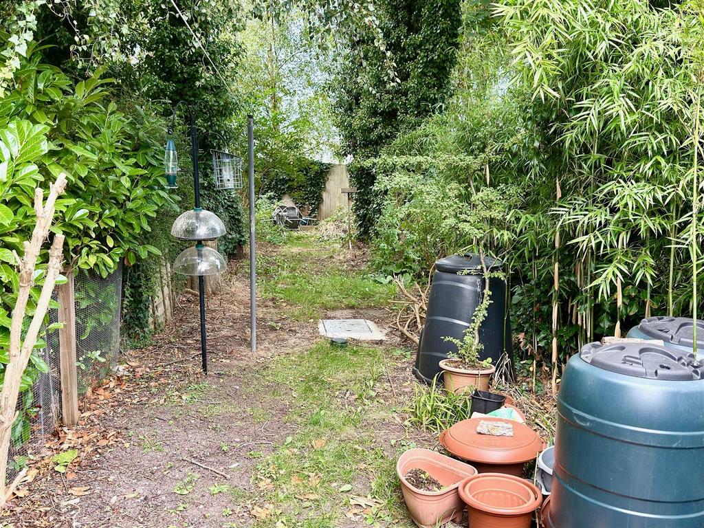 REAR GARDEN.jpg