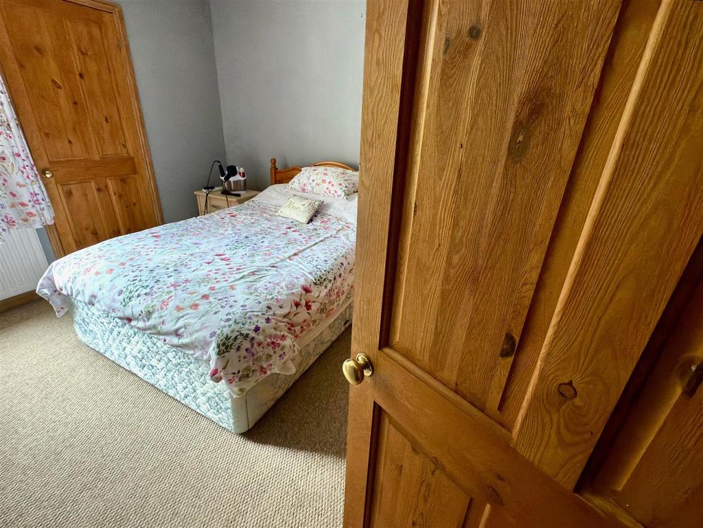 BEDROOM.jpg