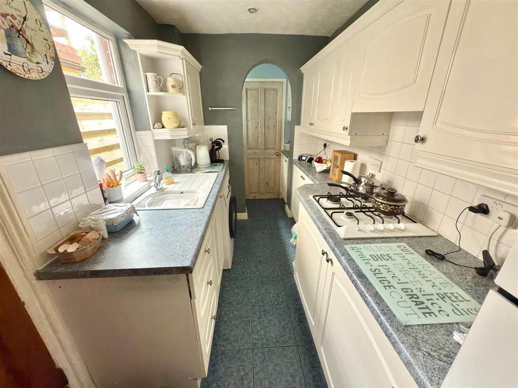 KITCHEN.jpg