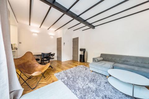 61 Tudor Gardens, London, W3 0DU