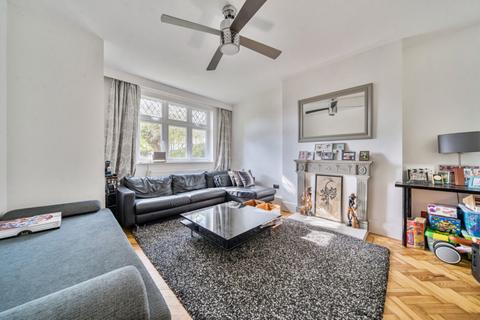 61 Tudor Gardens, London, W3 0DU